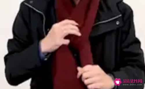 男士围围巾的各种方法