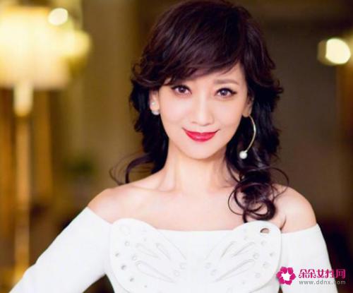 40岁的女人适合什么发型