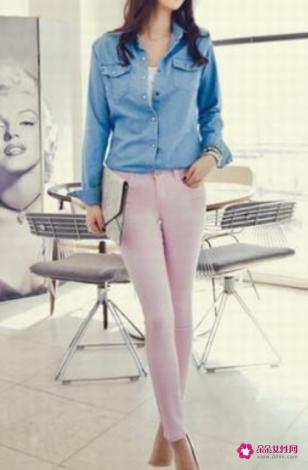 基本款牛仔衬衫打造欧美帅气范