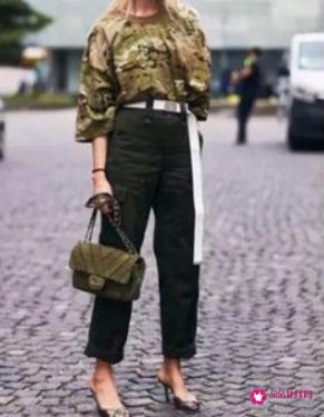 工装裤怎么搭配好看