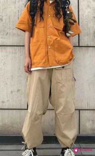 工装裤怎么搭配好看