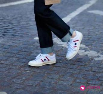 穿小脚裤应该搭什么鞋子