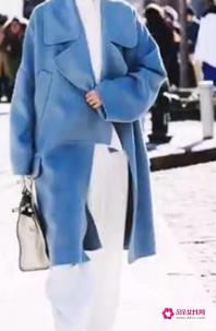 皮肤暗沉穿什么颜色衣服显白