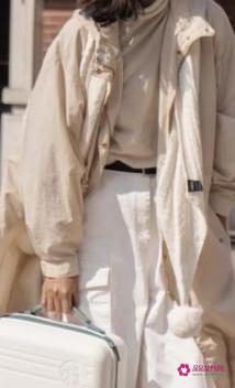 皮肤暗沉穿什么颜色衣服显白