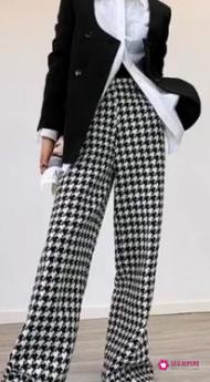 皮肤暗沉穿什么颜色衣服显白