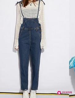 吊带裤可以配什么上衣