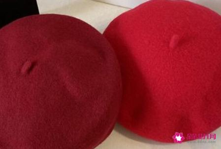 红色贝雷帽搭配什么衣服好看