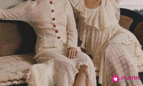 今年流行什么连衣长裙