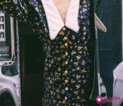 今年流行什么连衣长裙