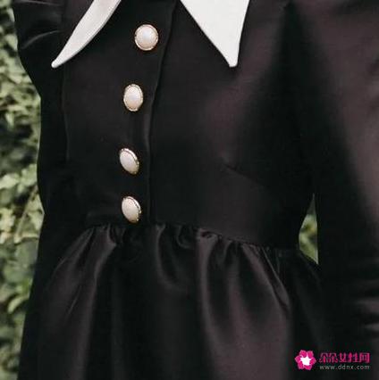 今年流行什么连衣长裙