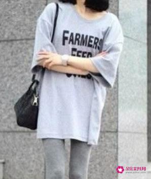 长款t恤怎么搭配方法