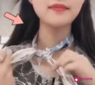 三角围巾的戴法