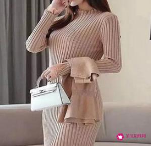 女人冬季连衣裙的穿搭