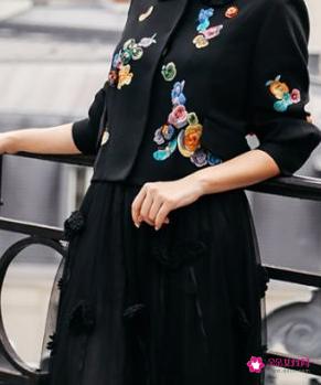 黑纱裙配什么上衣