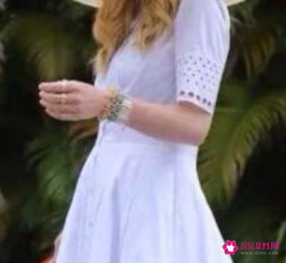 海边穿什么衣服