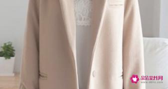 米色外套配什么内搭好看