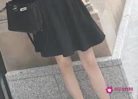 黑色连衣裙搭配