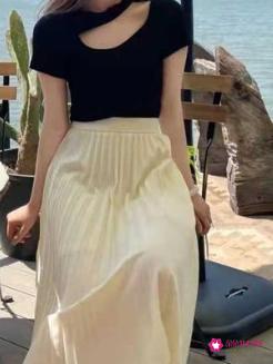 高腰裙怎么搭配上衣