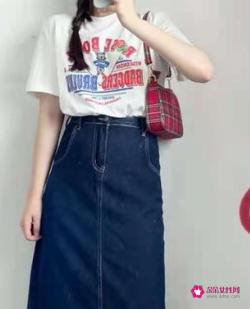 高腰裙怎么搭配上衣