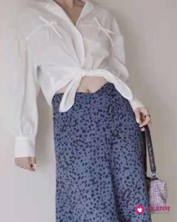 高腰裙怎么搭配上衣