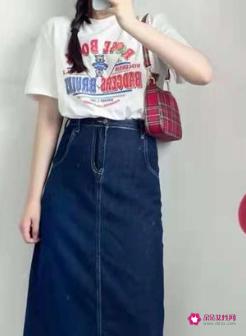 高腰裙怎么搭配上衣