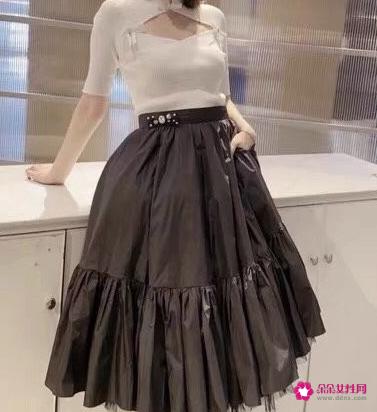 蓬蓬裙怎么搭配上衣