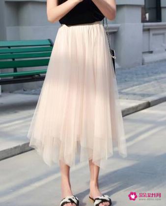 蓬蓬裙怎么搭配上衣