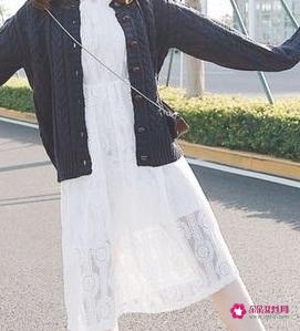 蕾丝连衣裙怎么搭配