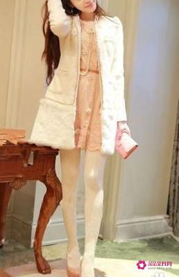 蕾丝连衣裙怎么搭配