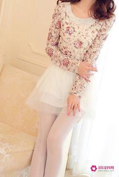 蕾丝连衣裙怎么搭配