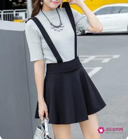 女孩子裙子里面穿什么