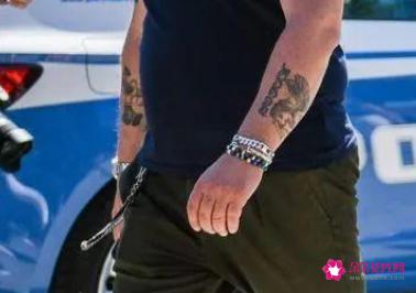 170偏胖男生穿衣搭配技巧