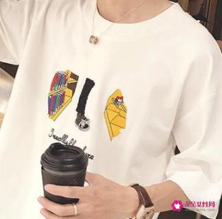 最新潮流衣服搭配