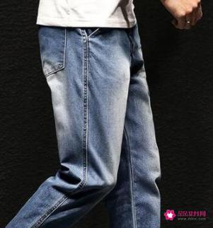 最新潮流衣服搭配