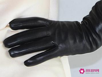 冬日里做个优雅女人时髦手套少不了