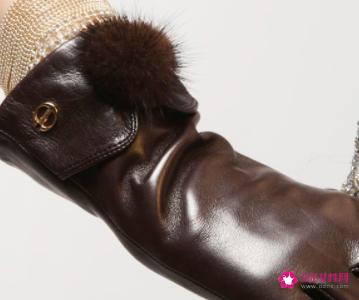 冬日里做个优雅女人时髦手套少不了