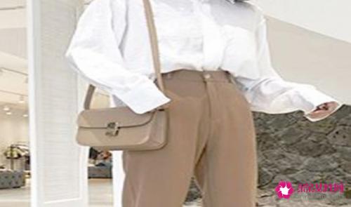 阔腿裙裤如何搭配上衣