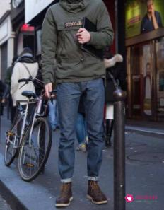 高帮鞋搭配什么衣服