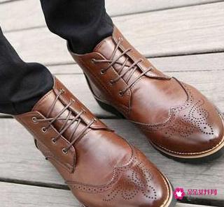 高帮鞋搭配什么衣服