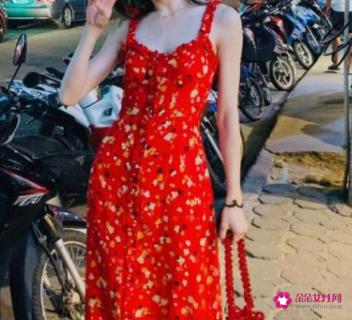 去海边玩穿什么衣服合适