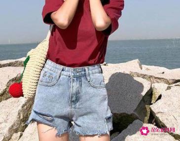 去海边玩穿什么衣服合适