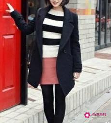 穿什么颜色的衣服显白 女生