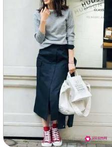 穿什么颜色的衣服显白 女生