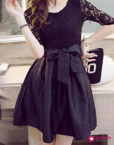 冬天短裙怎么搭配上衣