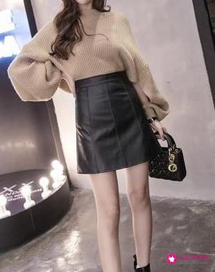 冬天短裙怎么搭配上衣