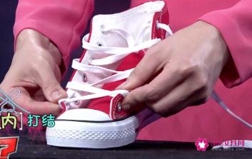 高帮鞋怎么穿鞋带教学