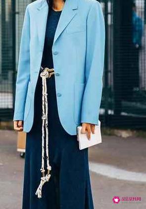 秋冬季连衣裙怎么搭配衣服