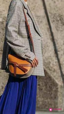 秋冬季连衣裙怎么搭配衣服