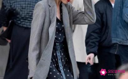 秋冬季连衣裙怎么搭配衣服