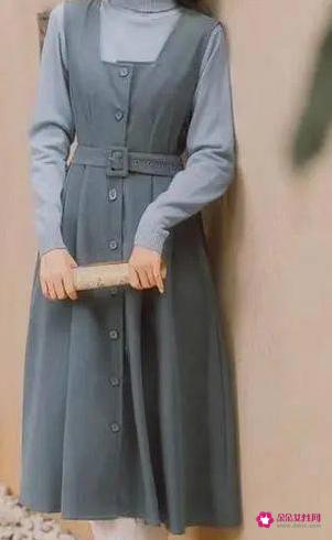 秋冬季连衣裙怎么搭配衣服